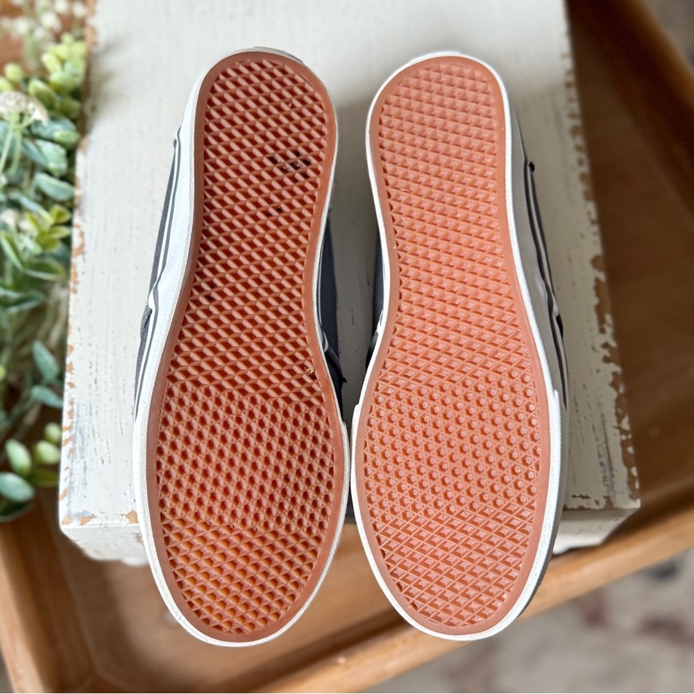 Vans Classic Grey Canvas Sneakers - Picture 8 of 8